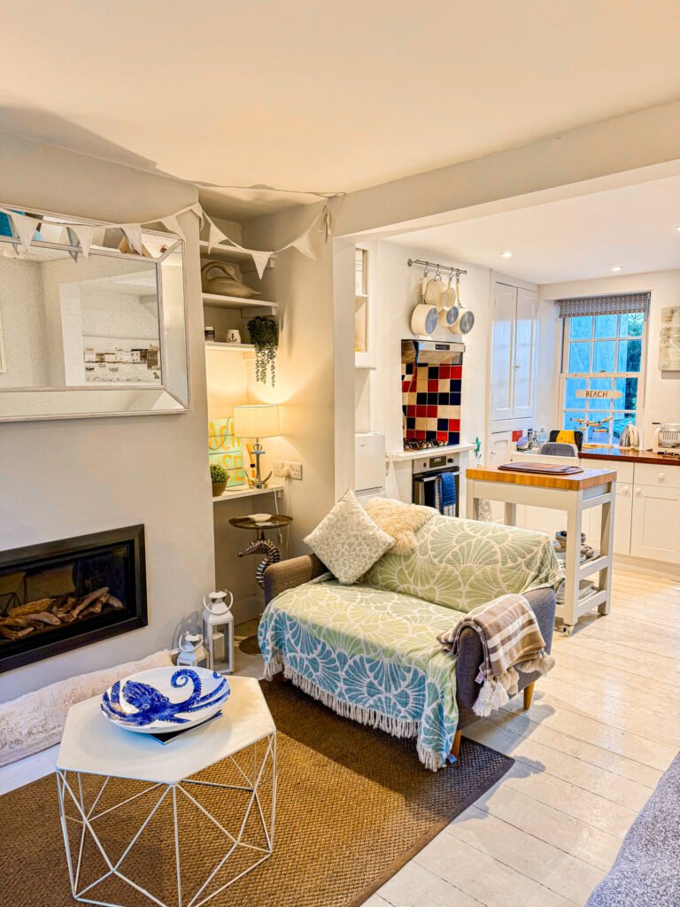 Ginn-Kitchen-lounge-1