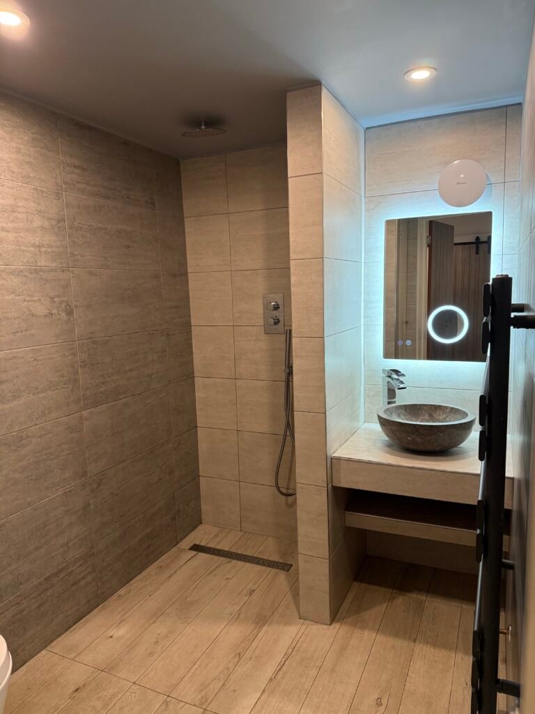 Hideaway-Bathroom-1