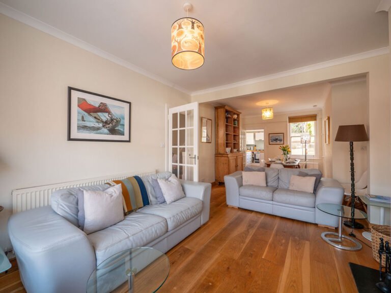 Kennford-Lounge-pic-1