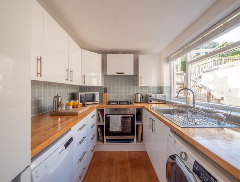 Kennford-kitchen-pic-1