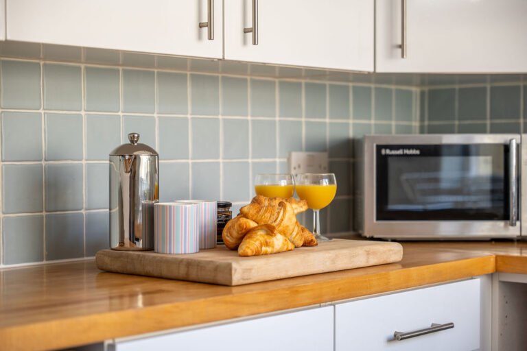 Kennford-kitchen-pic1