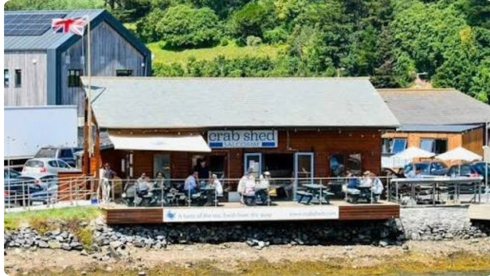The Crab Shed restaurant beside Batson Creek in Salcombe